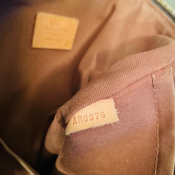 Louis Vuitton's Horizontal Lockit Bag - Picture 7 of 13